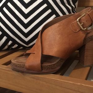 Leather lined instep !!! Sofft sandals/heels